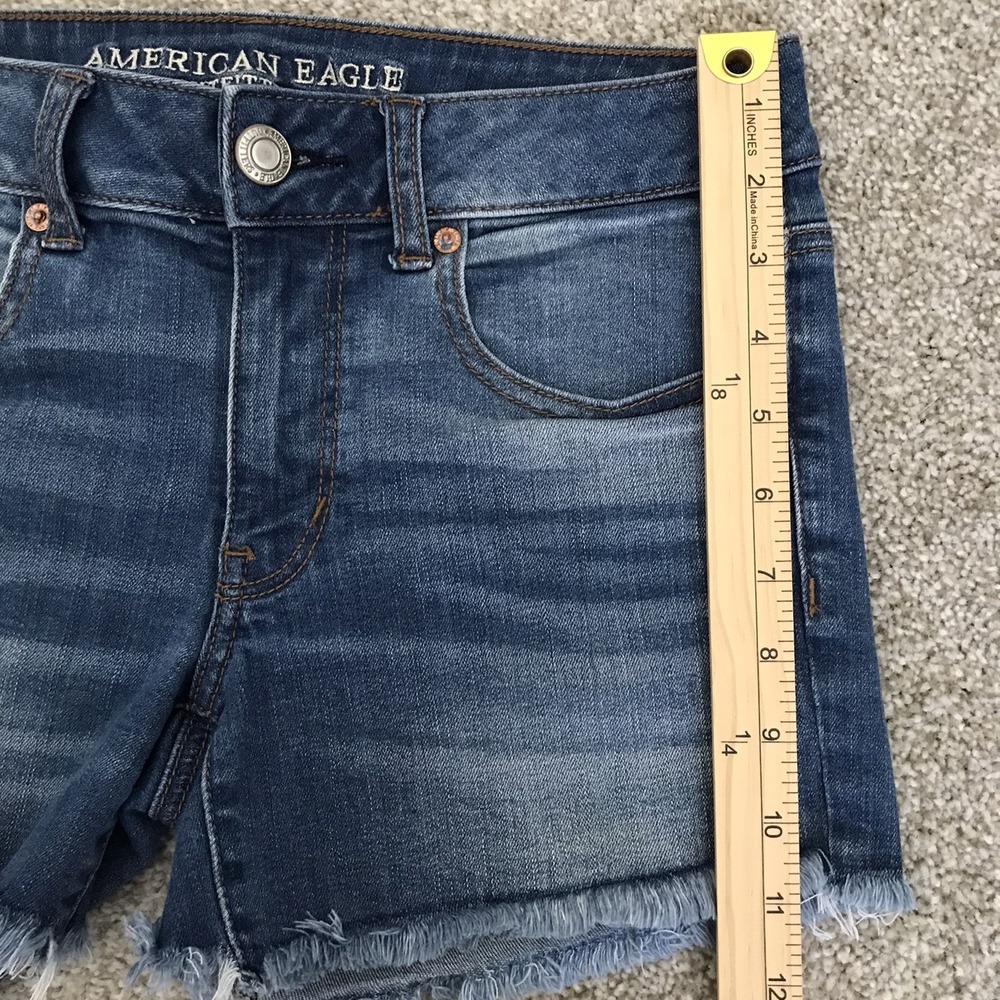 American Eagle Midi Jean Shorts Womens 6 Raw Hem Cutoff Blue Denim Super Stretch - Picture 13 of 16